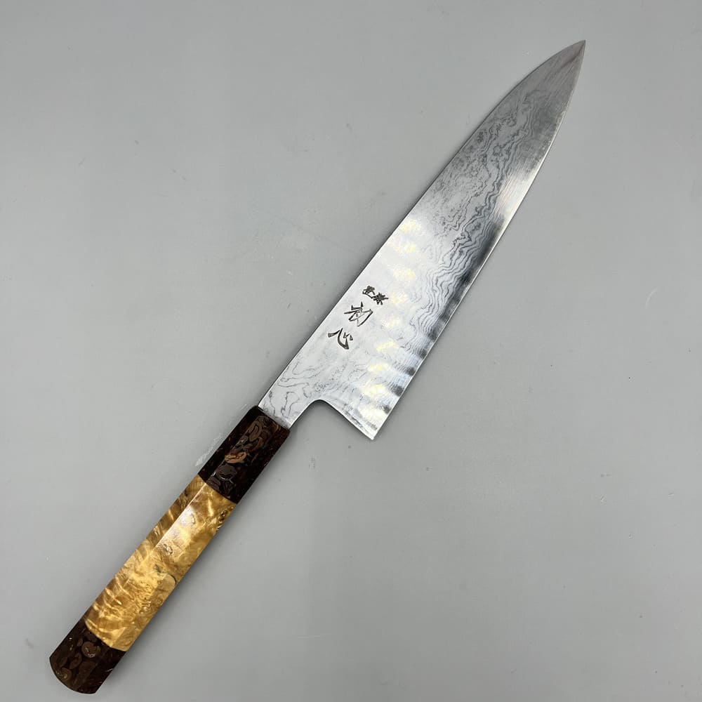 Hatsukokoro Komorebi Damascus gyuto 210mm En whole knife