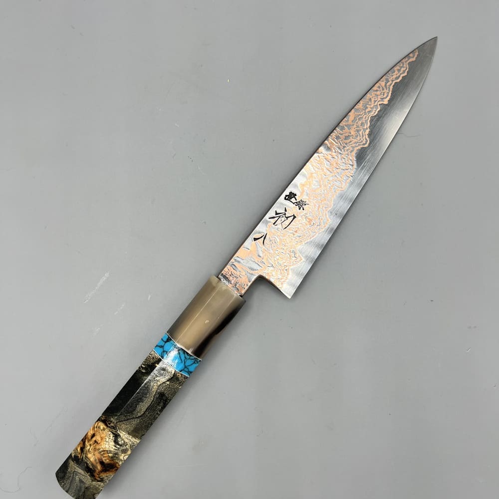 Hatsukokoro Yorokobi Damascus petty 150mm couteau entier